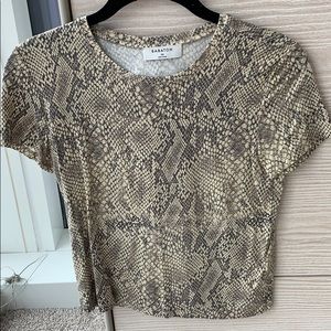 Aritzia cropped t shirt